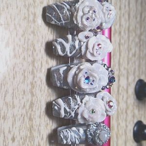 Elegant Press on nails